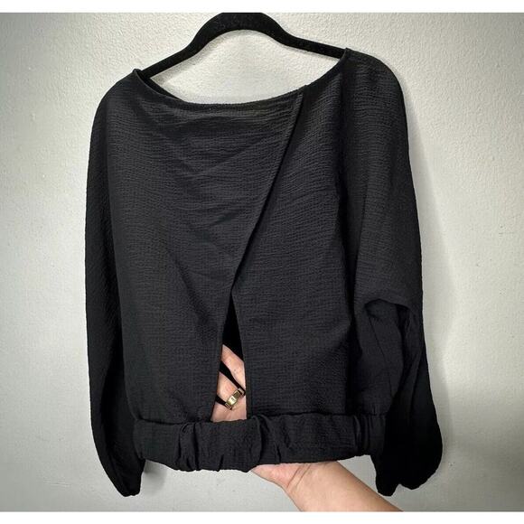 NWT ASTR The Label Black Rib Round Neck Long Sleeve Peek A Boo Back Blouse M - Picture 1 of 13